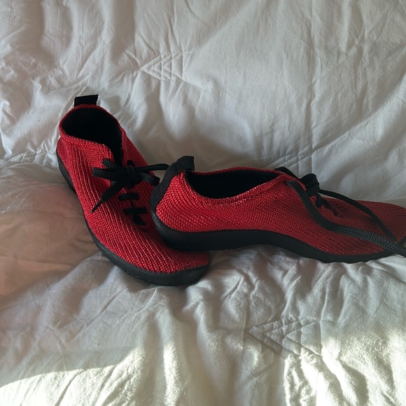 Women’s red A’RCOPEDICO healthy footwear, size 40 - Picture 1 of 9